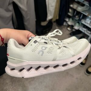 On Running Women's Athletic Shoes - White and Gray